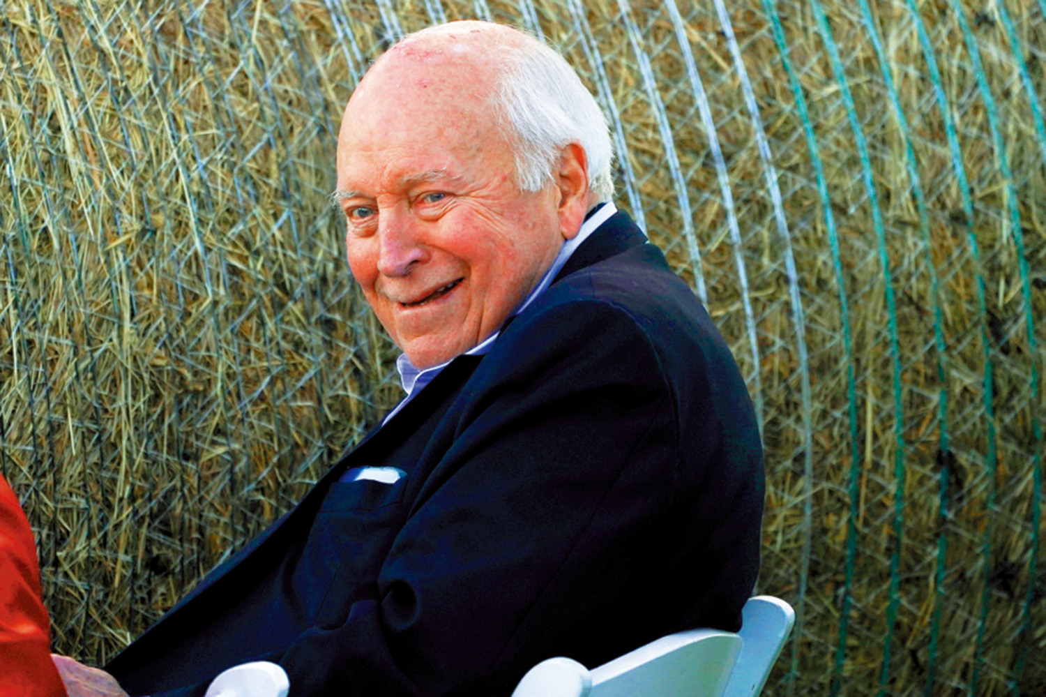 　　圖：2022年8月，切尼出席女兒莉茲·切尼的初選集會。\美聯社