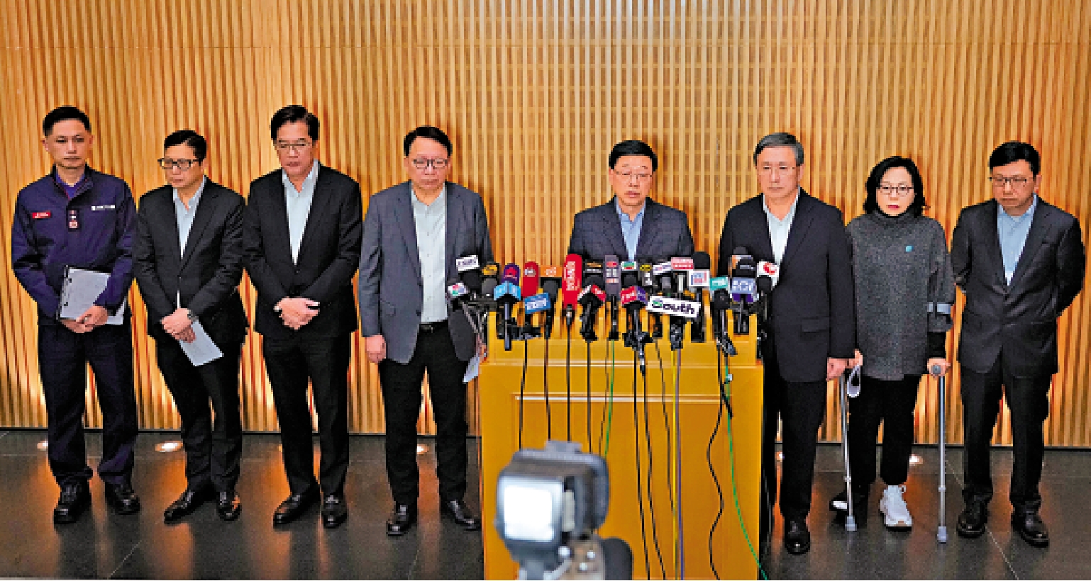 　　圖：行政長官李家超表示，特區政府將成立三個工作組，全方位推進大火救援及善後工作。\大公報記者黃洋港攝