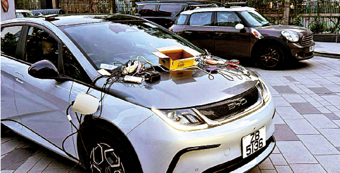 　　圖：比亞迪在採訪區附近設立了免費充電站。