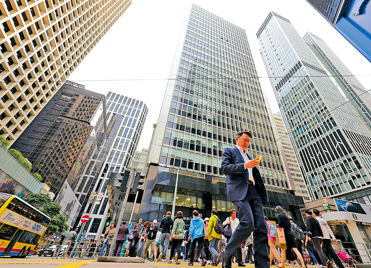 　　圖：港投公司將密切監督「投資組合」的運作，適時公布往後安排。