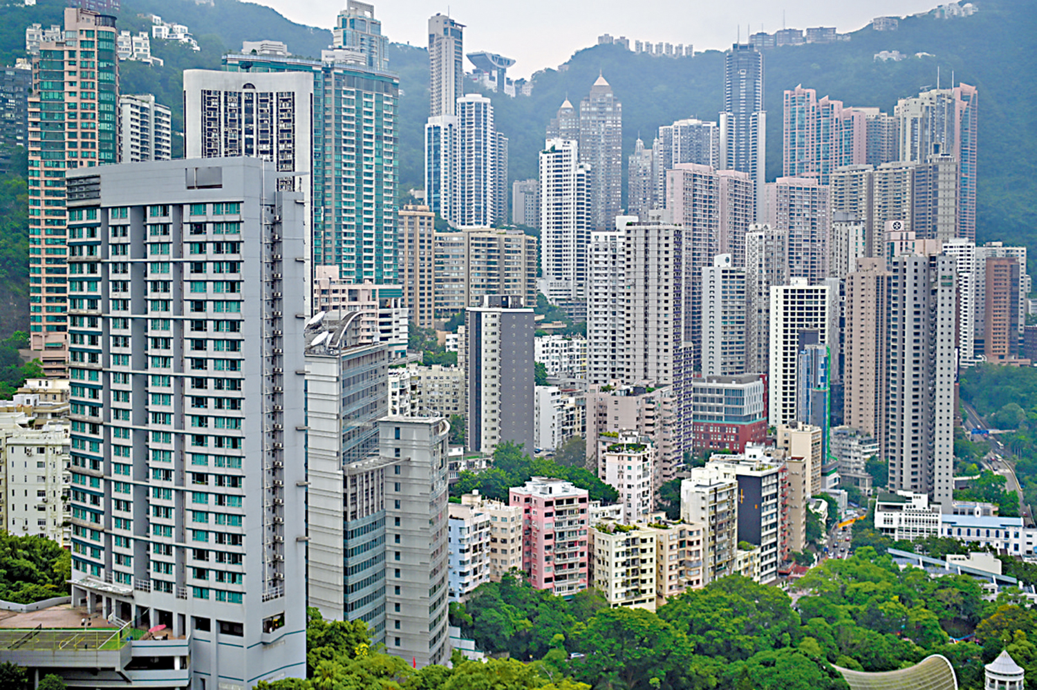 　　圖：隨着經濟向好和息率下降，今年樓市料繼續復甦，當中豪宅等大額交易更有望頻繁出現。