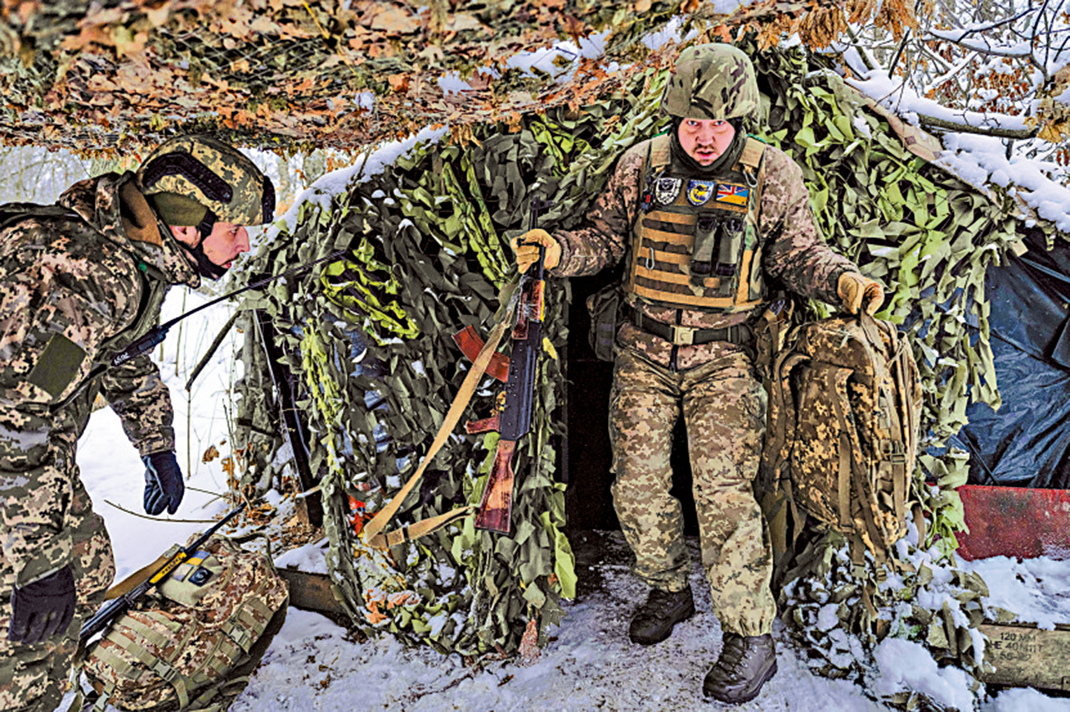 　　圖：2025年12月30日，烏克蘭士兵駐守頓涅茨克地區。\美聯社