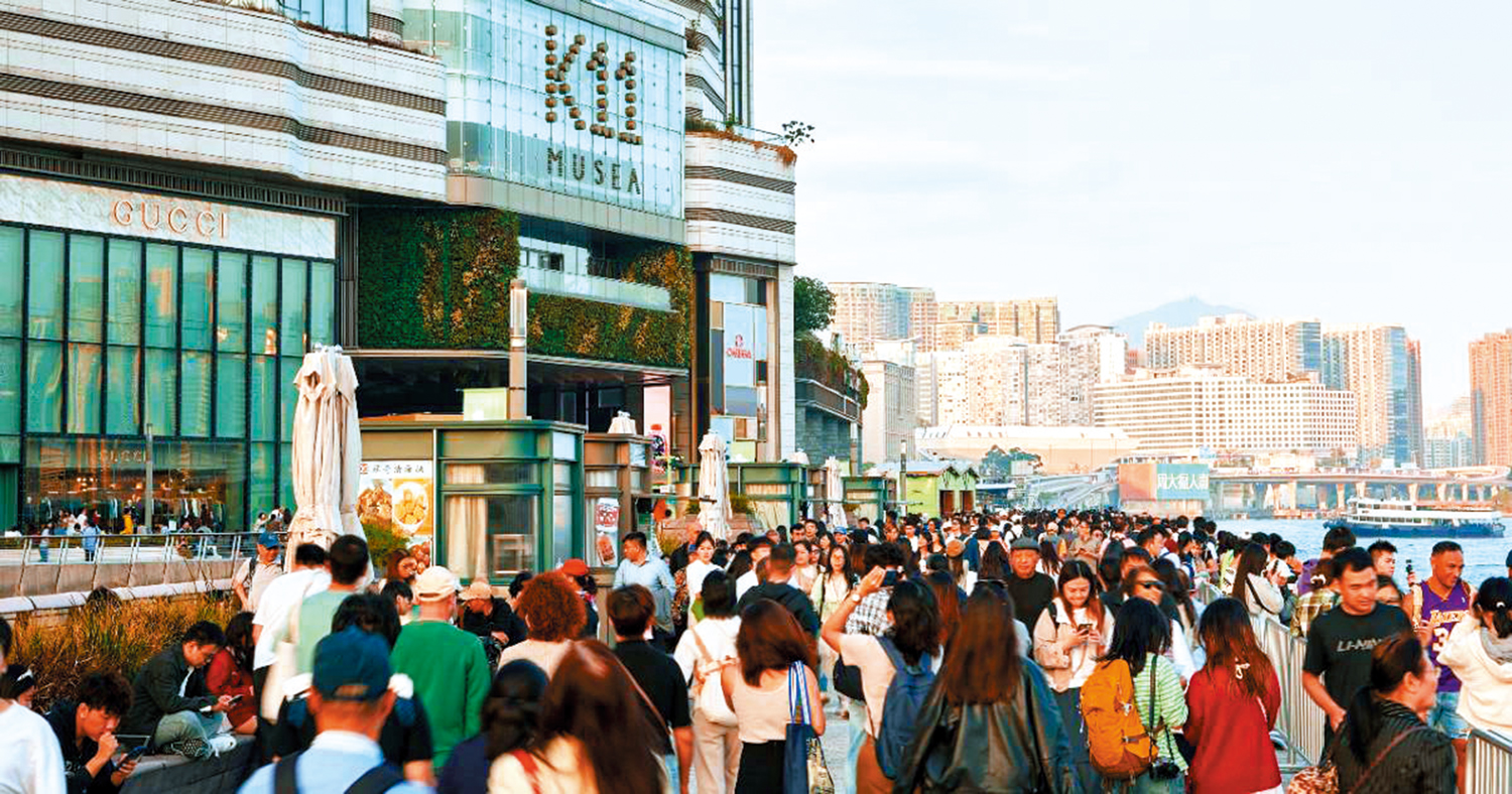 　　圖：本港除夕及元旦小長假訪港旅客共錄得95萬人次，比去年同期上升約40%。