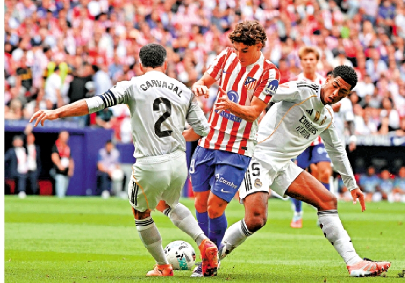 　　圖：今季西甲首循環交鋒，馬德會（紅白衫）以5：2大勝皇馬。