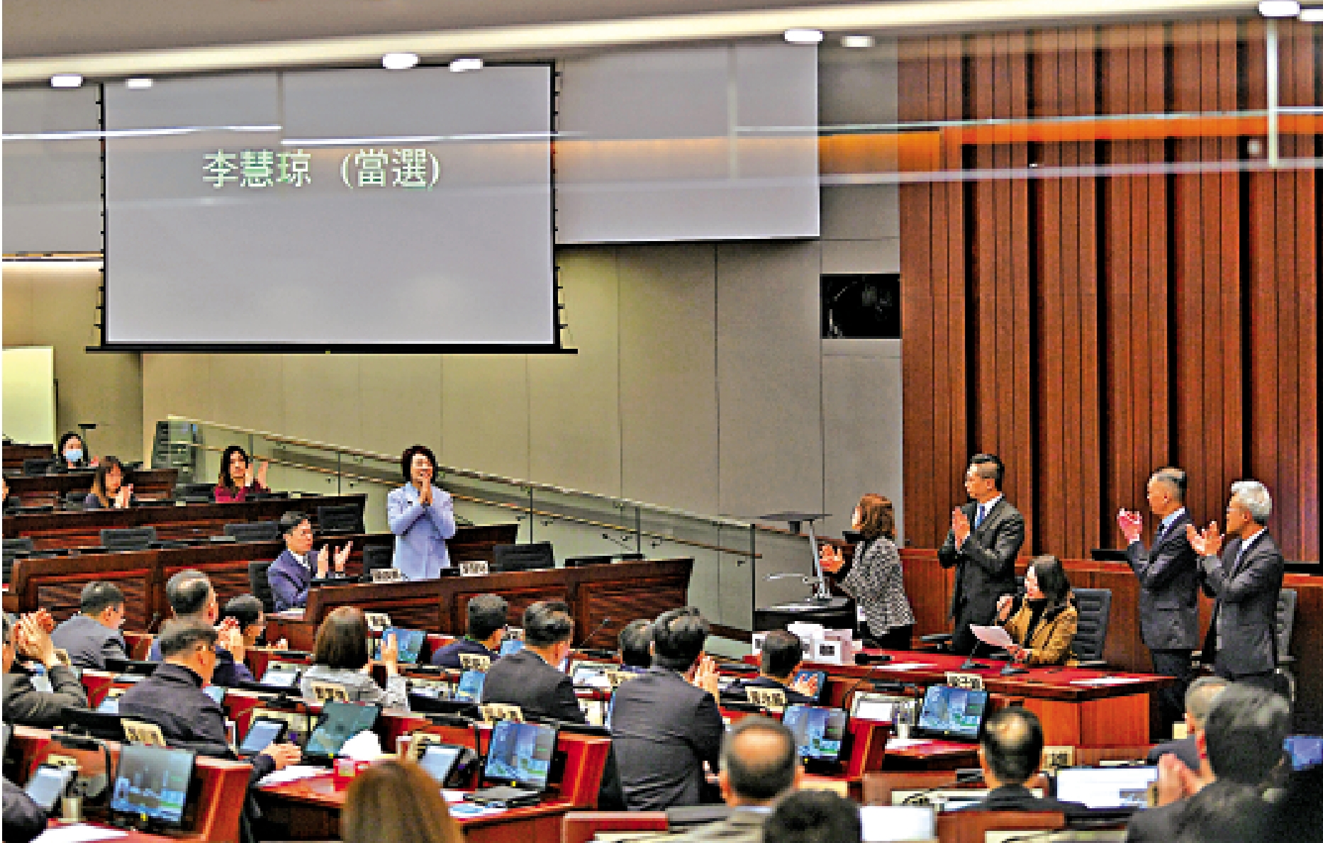 　　圖：此次立法會主席選舉從提名、辯論到依法投票的每一環節，程序嚴謹、公開透明，充分展現了新選制下的高質量民主精神。