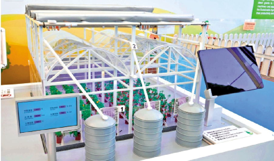 　　圖：智能農場以機械化減省體力勞動，提升耕作效率。