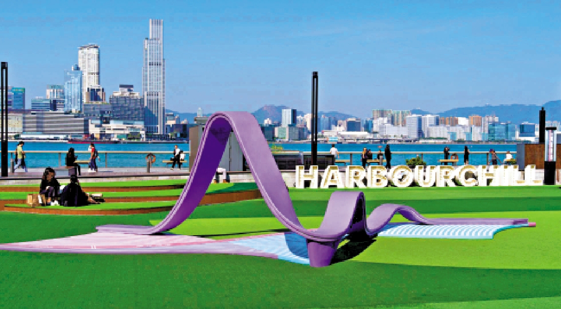 　　圖：在海濱長廊展出的六組「海濱漣連」藝術裝置，呼應其所屬「海濱共享空間」的特色。