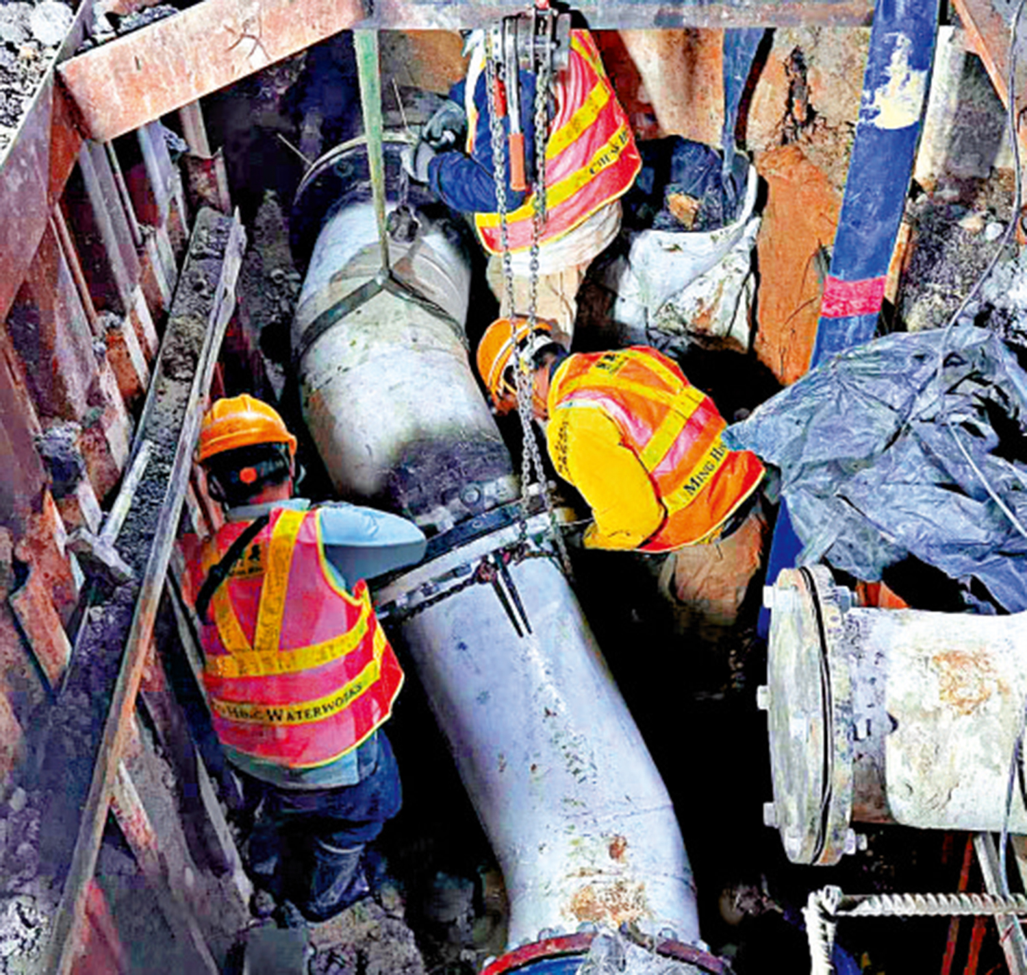 　　圖：水務署早前在坪輋路進行地底永久喉管接駁工程，昨日已完工。