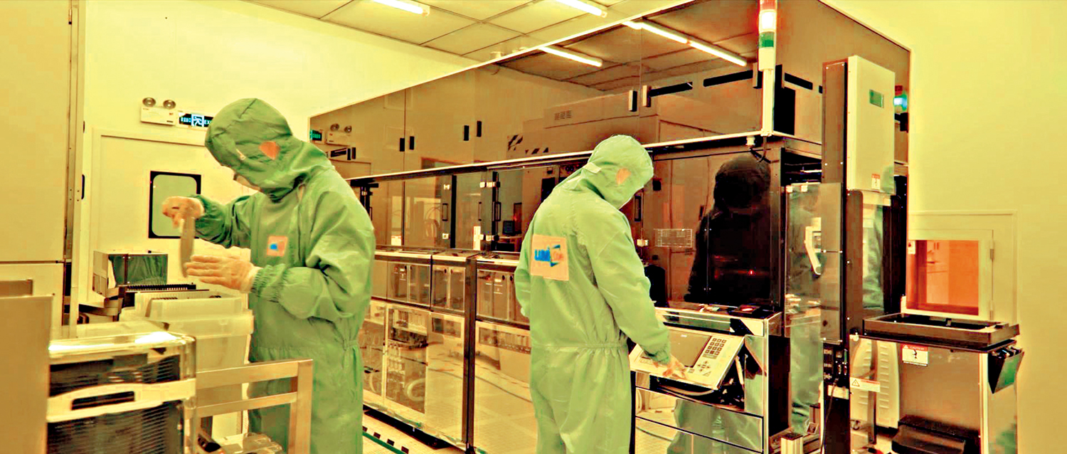 　　圖：兩岸合資企業昀光科技研發新技術，打破AI眼鏡產業瓶頸。圖為昀光科技生產線。\受訪者供圖