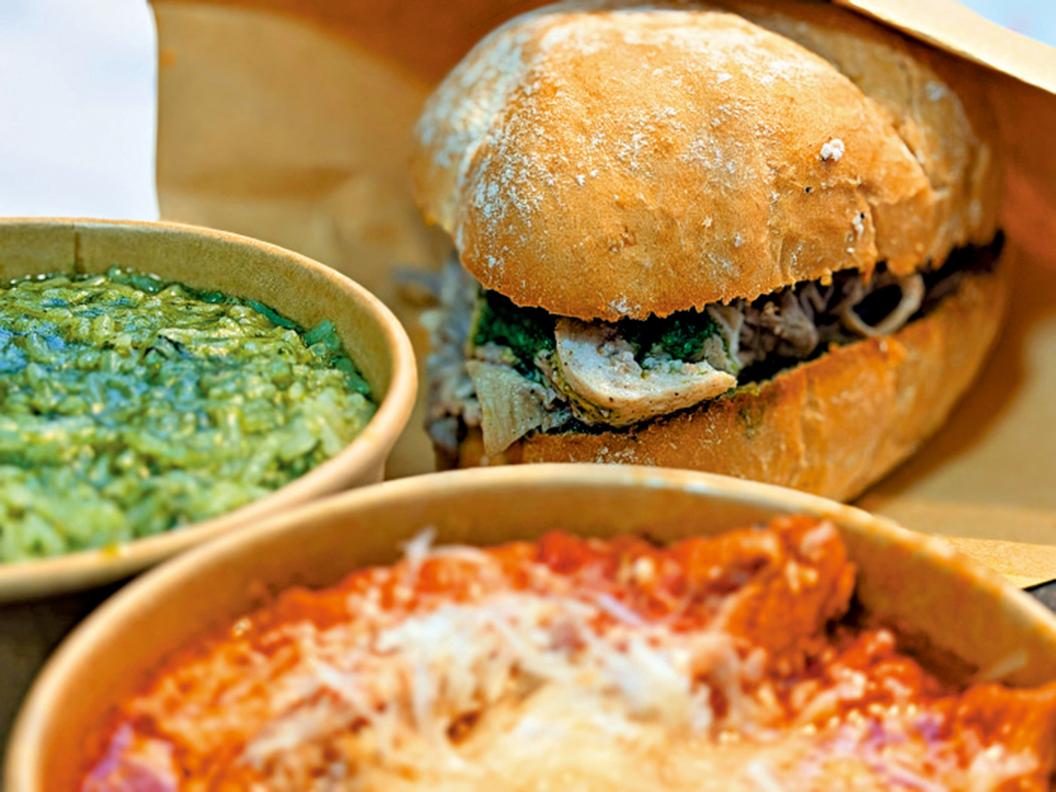 　　圖：中環地道的牛肚包。