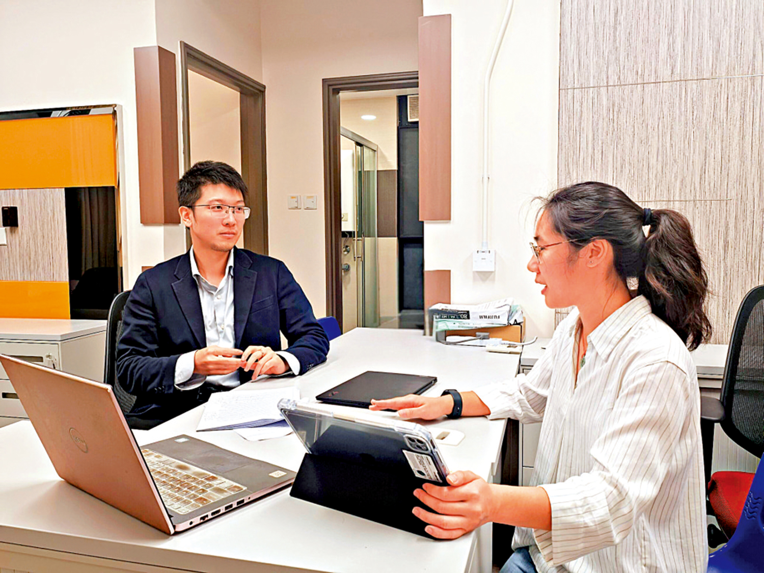 　　圖：嶺南大學學者建議，企業管理者多鼓勵基層員工主動尋求意見。