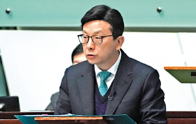 　　圖：孫玉菡表示，將在未來數周提交立法會審議地盤全面禁煙的安排。