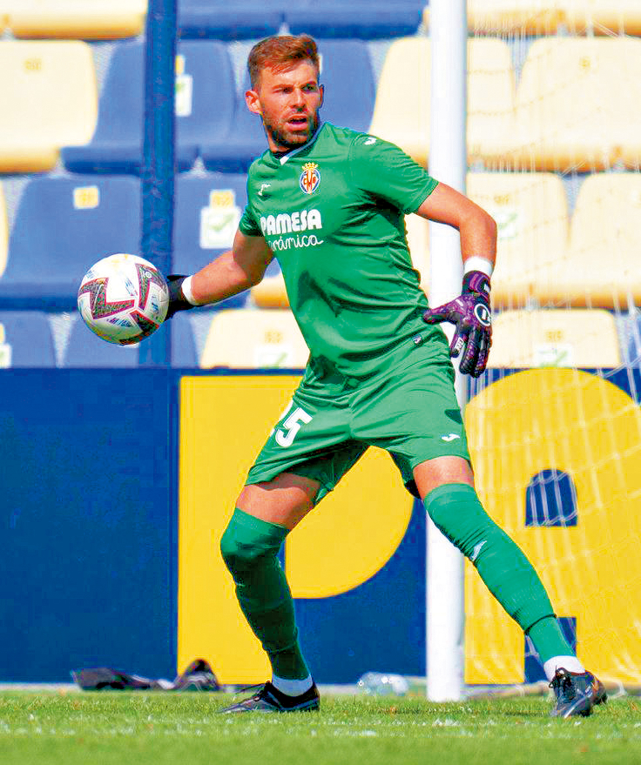 　　圖：東方新門將卡沙路曾效力維拉利爾。