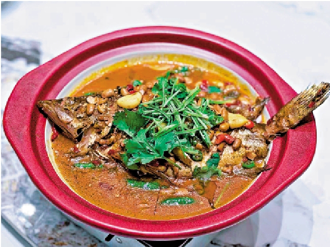 　　圖：皖南美食臭鱖魚。