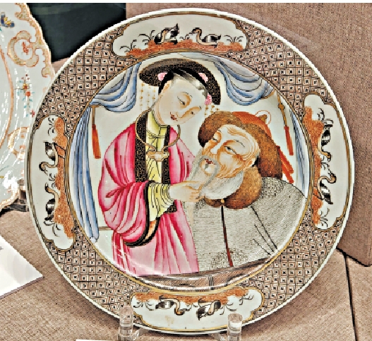 　　圖：清中期廣彩人物紋盤。