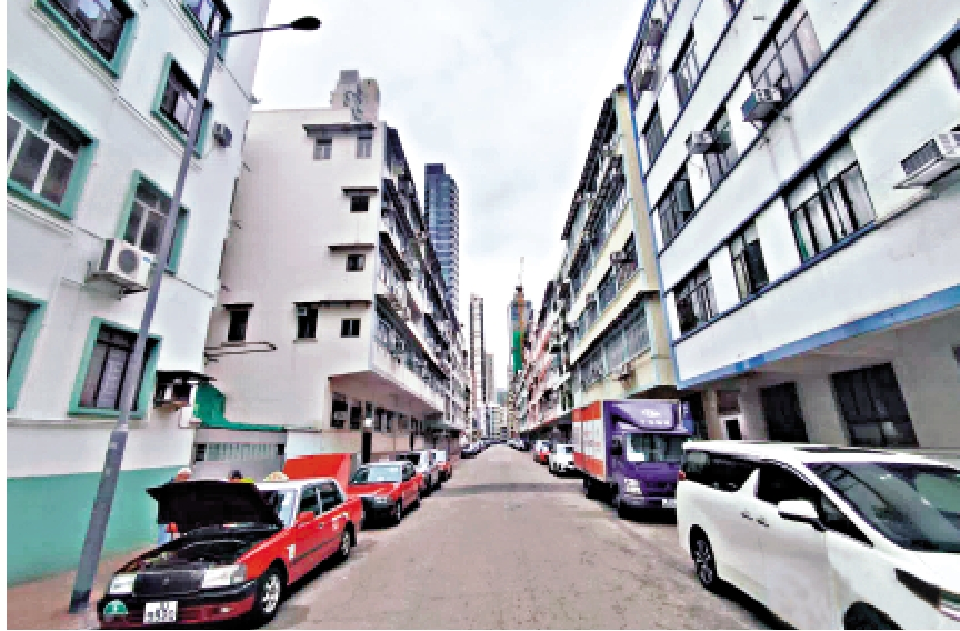 　　圖：地政總署昨日張貼收回土地公告，收回九龍城靠背壟道／浙江街的土地，以推行市區重建項目。\大公文匯全媒體記者鄺福強攝