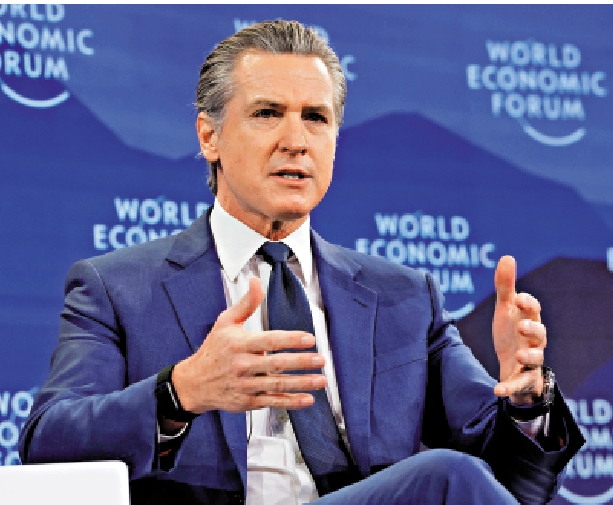 　　圖：加州州長紐森22日出席在瑞士達沃斯舉行的世界經濟論壇年會。\路透社