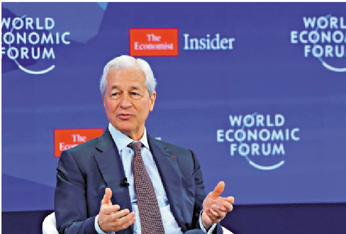 　　圖：摩根大通行政總裁戴蒙21日出席在瑞士達沃斯舉行的世界經濟論壇年會。\路透社