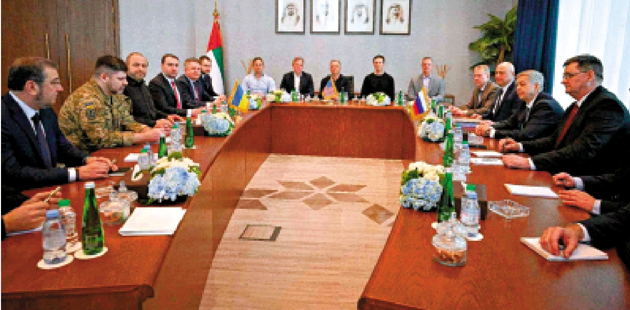 　　圖：俄羅斯、烏克蘭和美國代表24日在阿聯酋阿布扎比舉行三方會議，會後未有達成共識。\路透社