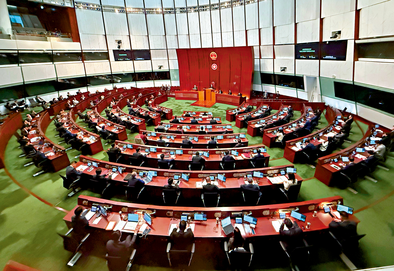 　　圖：夏寶龍主任寄語香港一定要主動對接「十五五」規劃，立法會等機構要在經濟、科技及聯通世界等方面，更好協助香港融入國家發展大局。