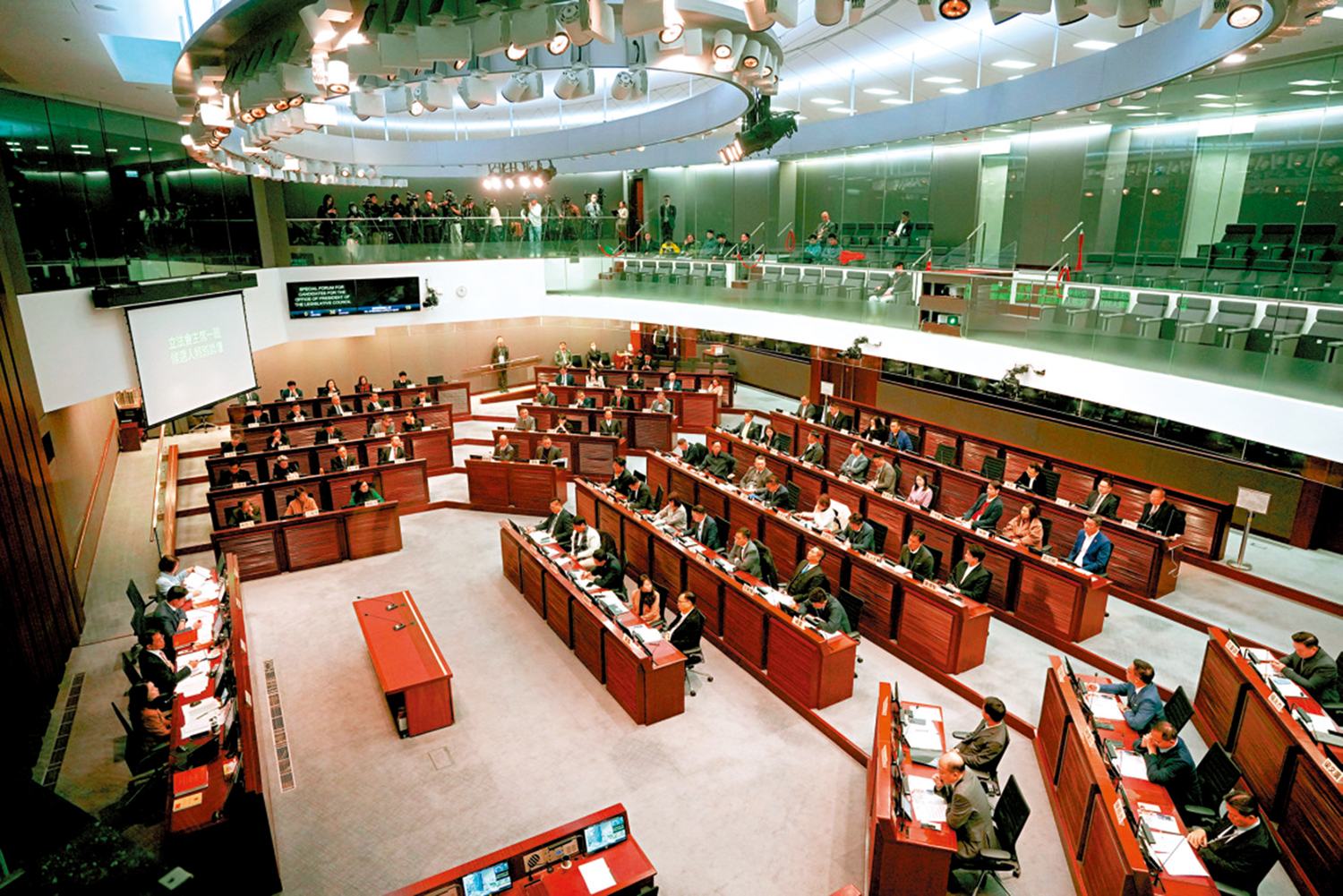 　　圖：堅持和完善行政主導，需要行政立法良性互動。