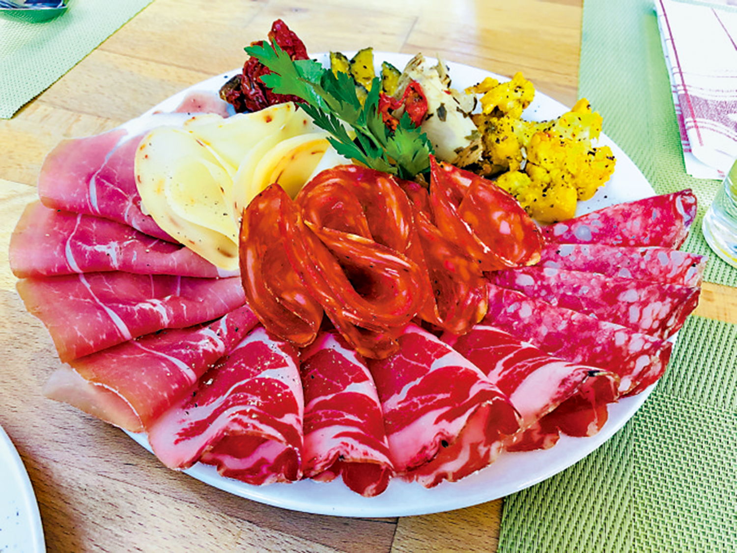 　　圖：加工紅肉影響健康。