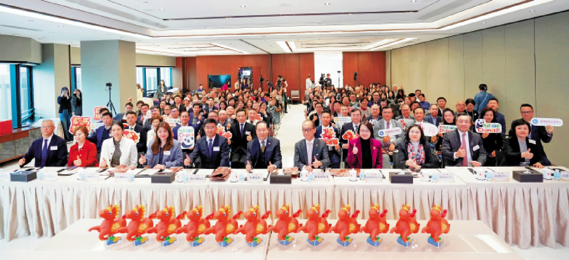 　　圖：2026「歡樂春節」港澳地區文化和旅遊推廣月啟動儀式昨日舉行，亞旅中心預計全年香港赴內地人次約有9950萬。\大公報記者麥潤田攝