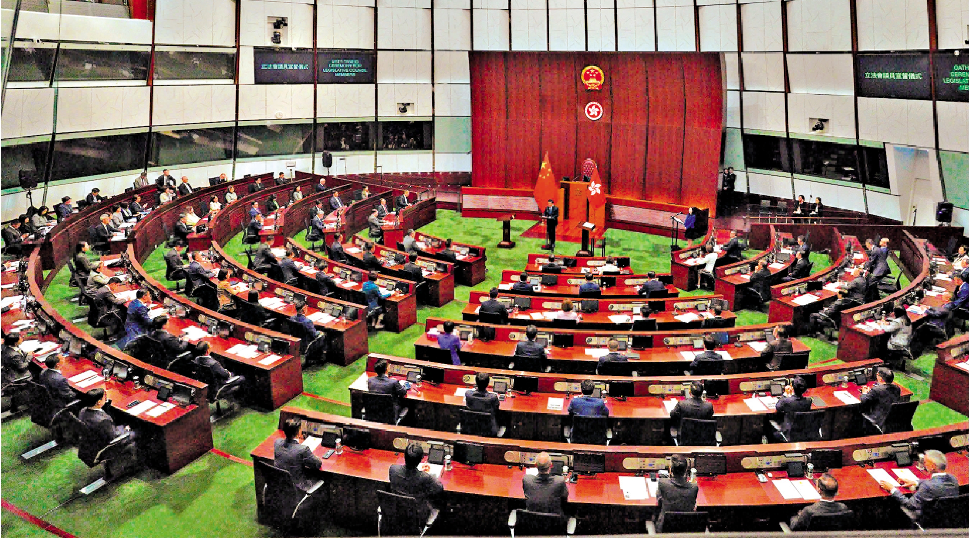 　　圖：立法會議員全力支持配合行政長官和特區政府依法施政。