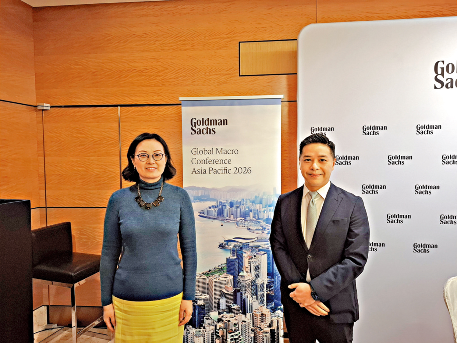 　　圖：閃輝（左）指出，對中國出口前景預期相對樂觀。旁為劉勁津。