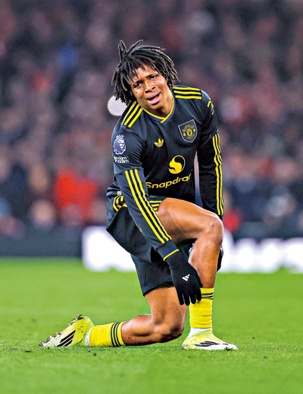 　　圖：多古上場對阿仙奴賽事末段，因傷退下火線。