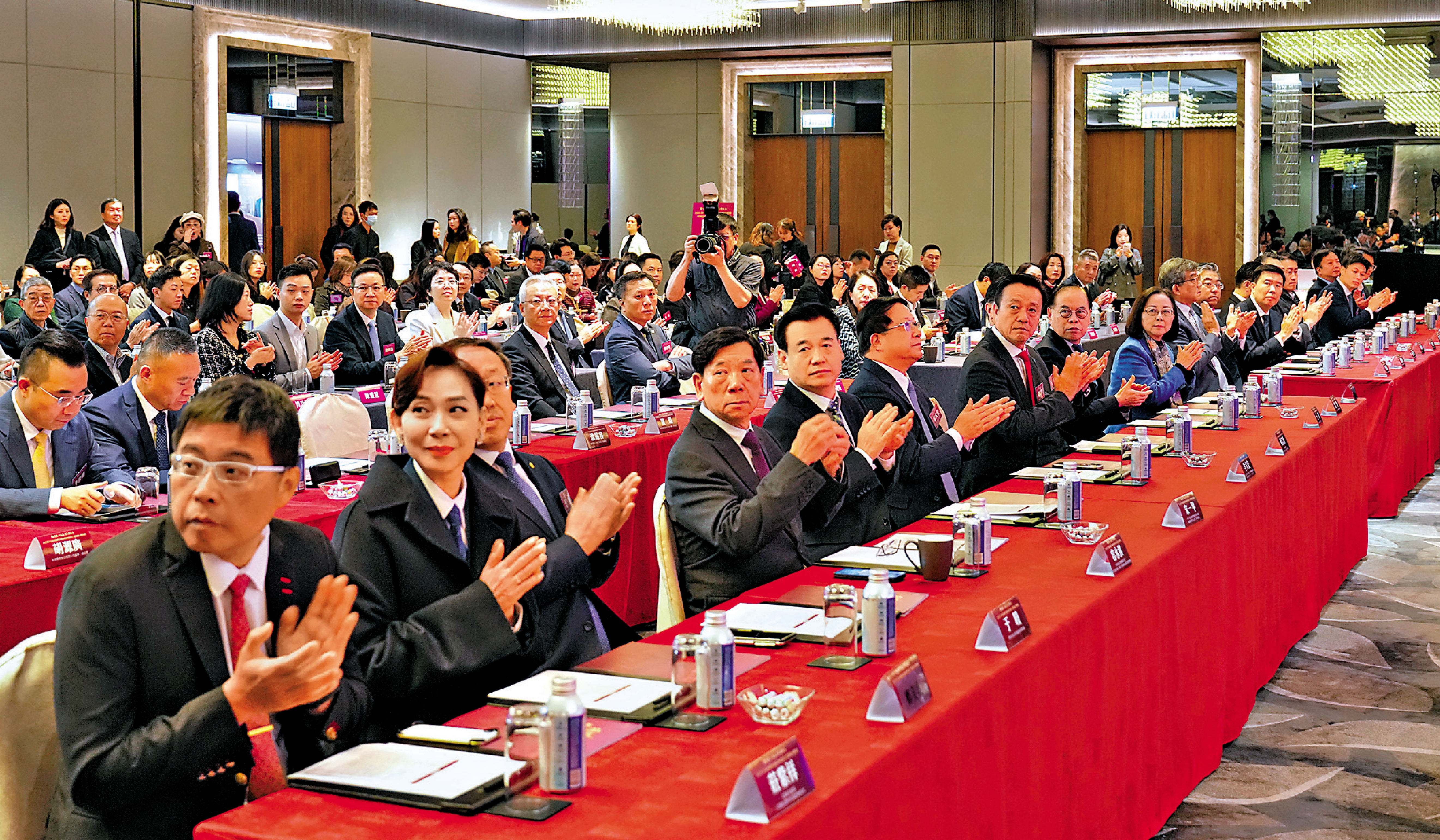 　　圖：頒獎典禮有多達300位上市公司負責人、學者、政商界人士等嘉賓出席。\大公報記者麥潤田攝