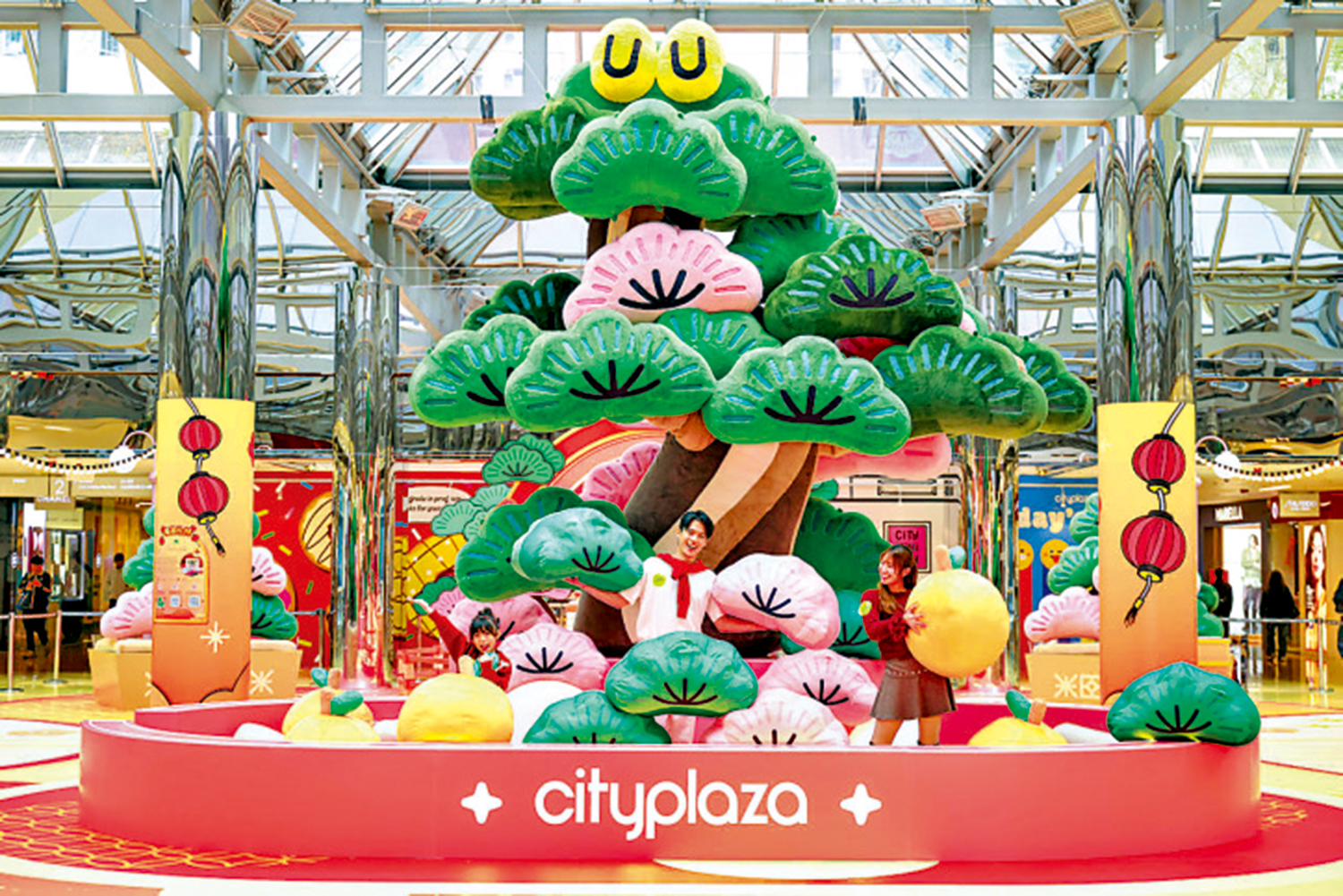 　　圖：《福運松林》即日起在太古城中心展出。