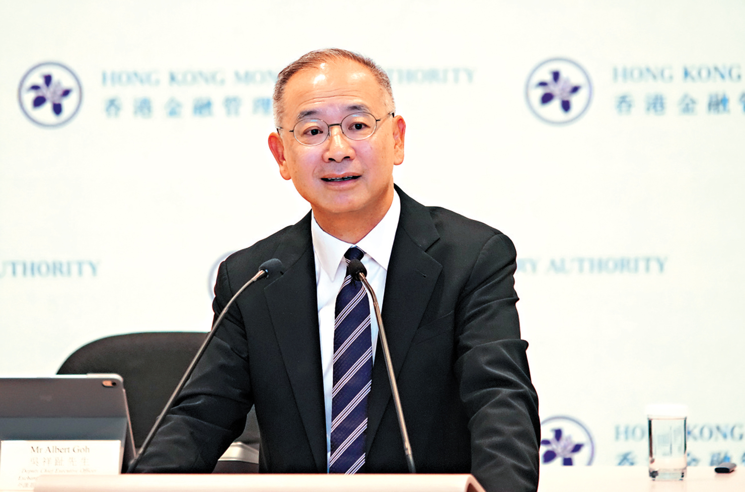 　　圖：余偉文表示，會爭取於3月發出首批牌照，但數目不多。\資料圖片