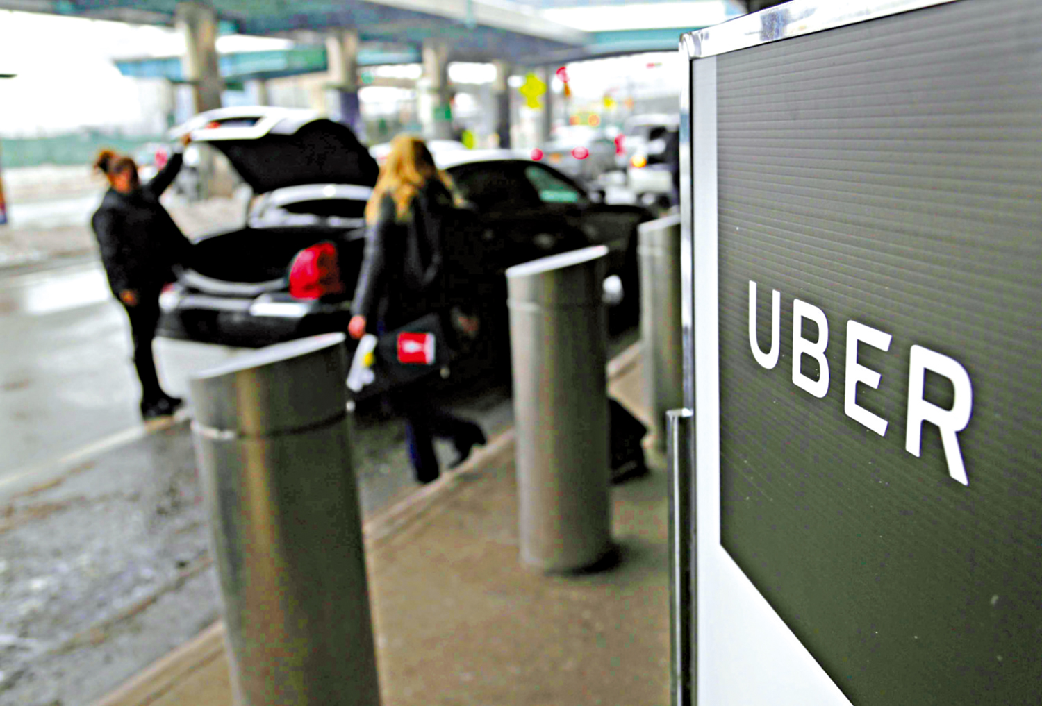 　　圖：Uber宣布提供「港澳跨境專車」及澳門「咪錶的士」行程選項。