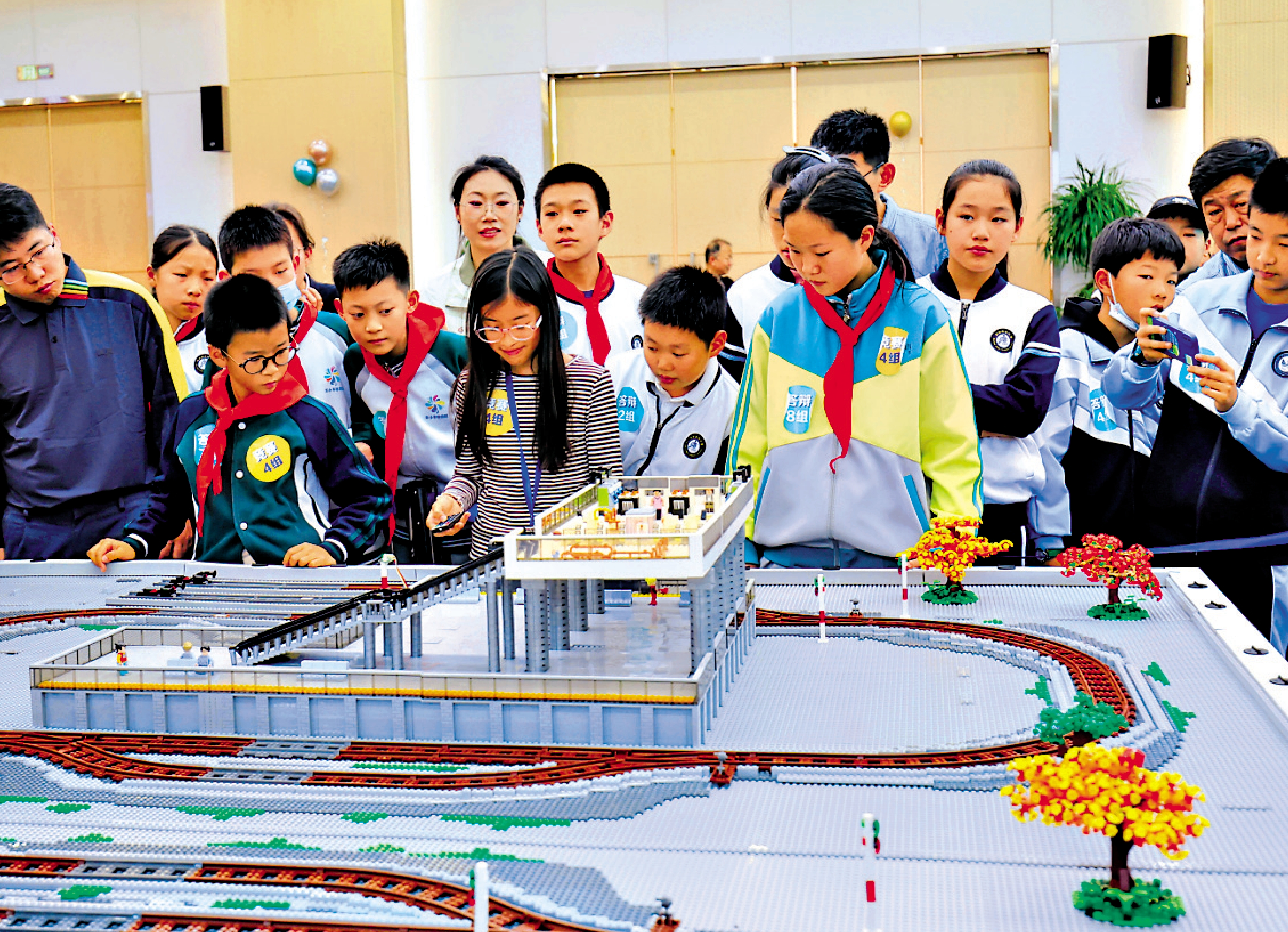 　　圖：京港地鐵推出軌道交通首個STEAM跨學科教育項目，賦能青少年成長。\受訪者供圖