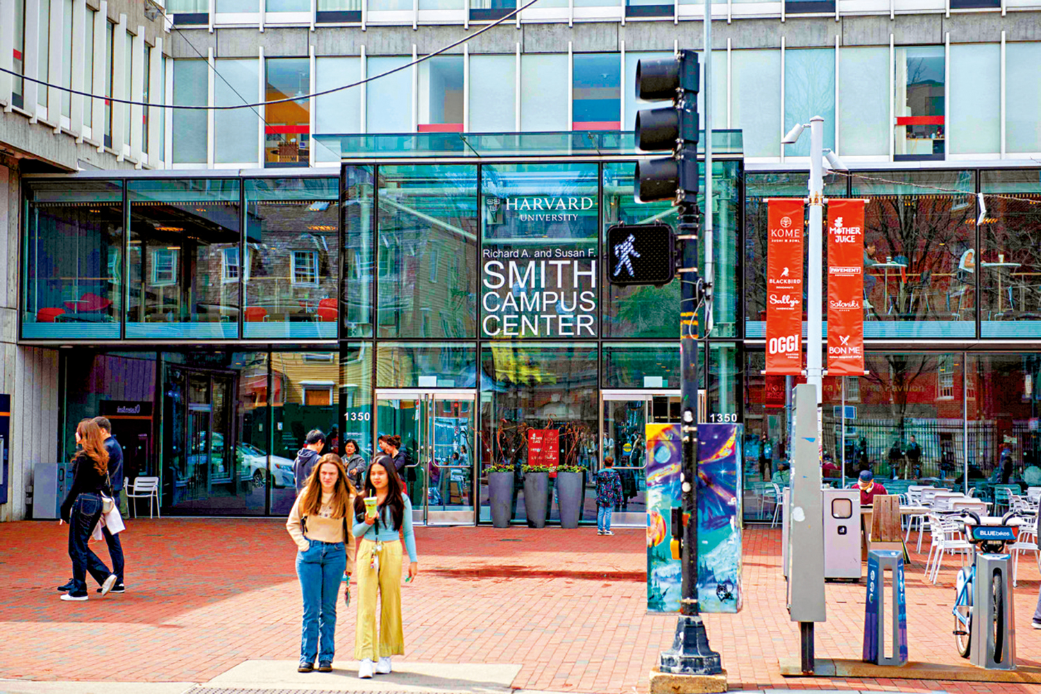 　　圖：任仕達報告顯示，1990年代末期至2010年代初期出生Z世代，對AI衝擊職場最感到焦慮。圖為哈佛大學學生。\法新社