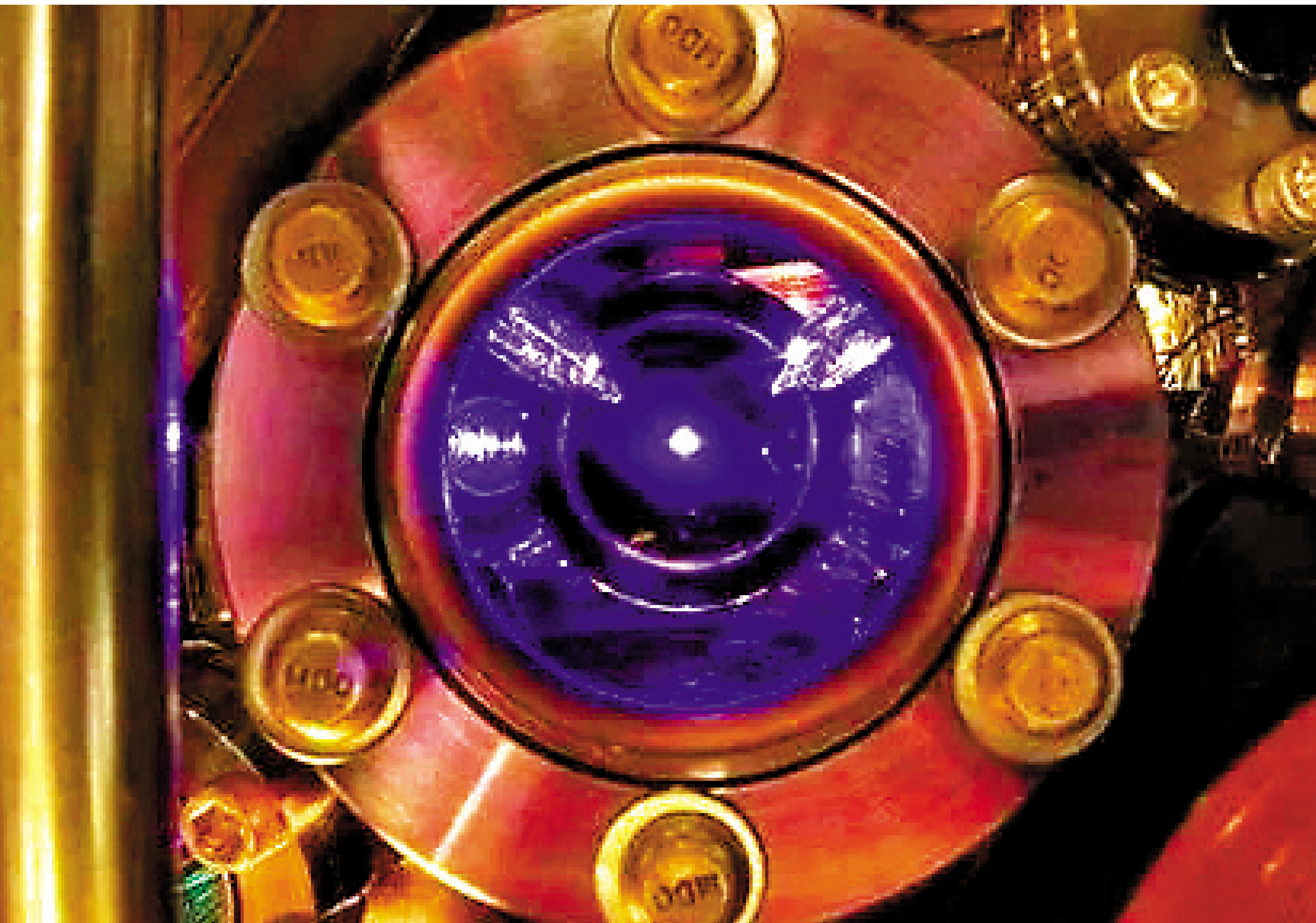 　　圖：中國計量科學研究院近期研製的鍶原子光晶格鐘NIM-Sr1，正式獲准校準國際標準時間。