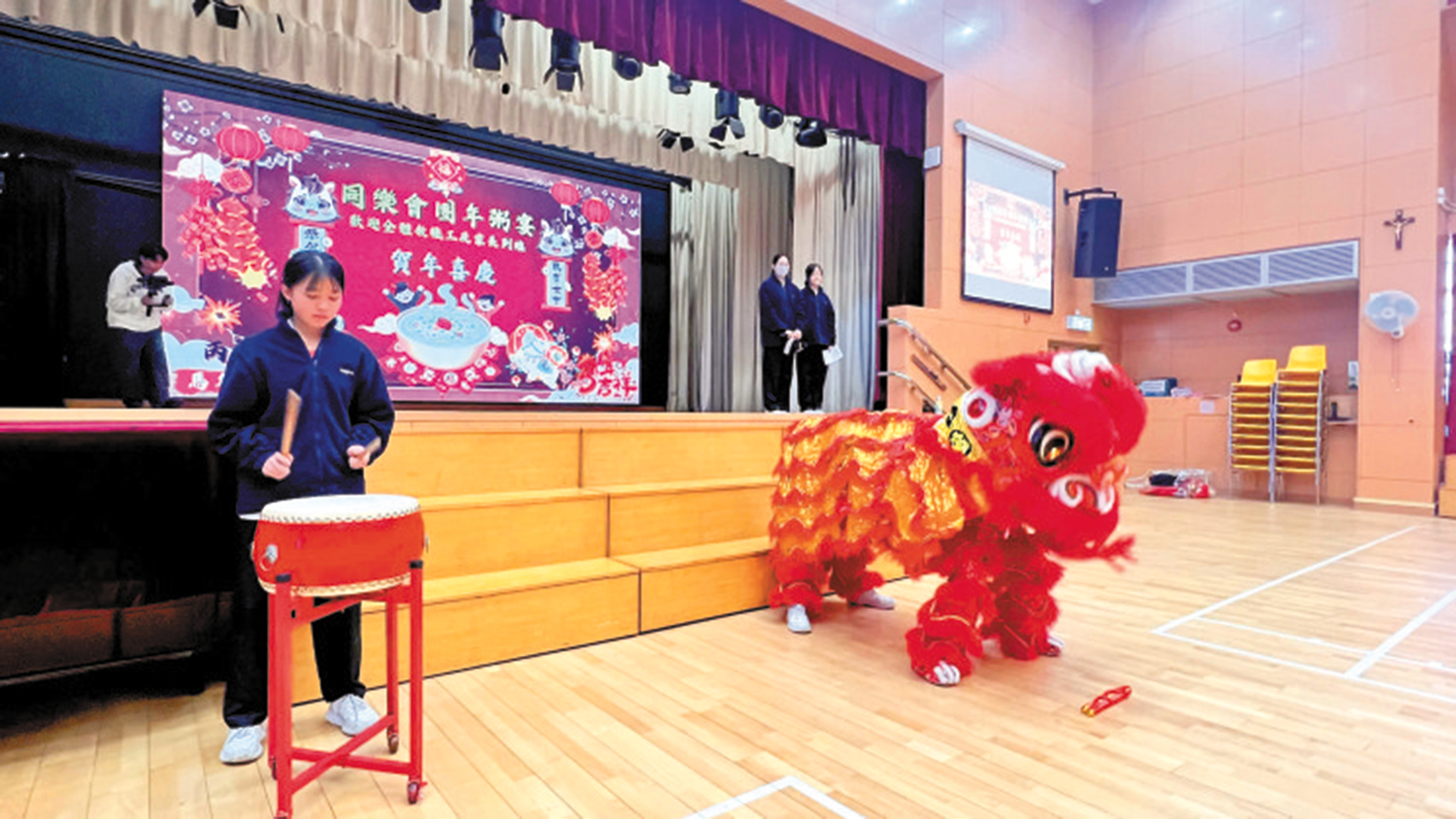 　　圖：醒獅隊表演是活動焦點之一。