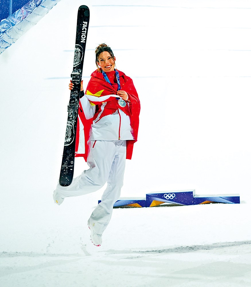 　　圖：谷愛凌自由式滑雪大跳台獲銀，兩屆冬奧累積2金3銀。\美聯社