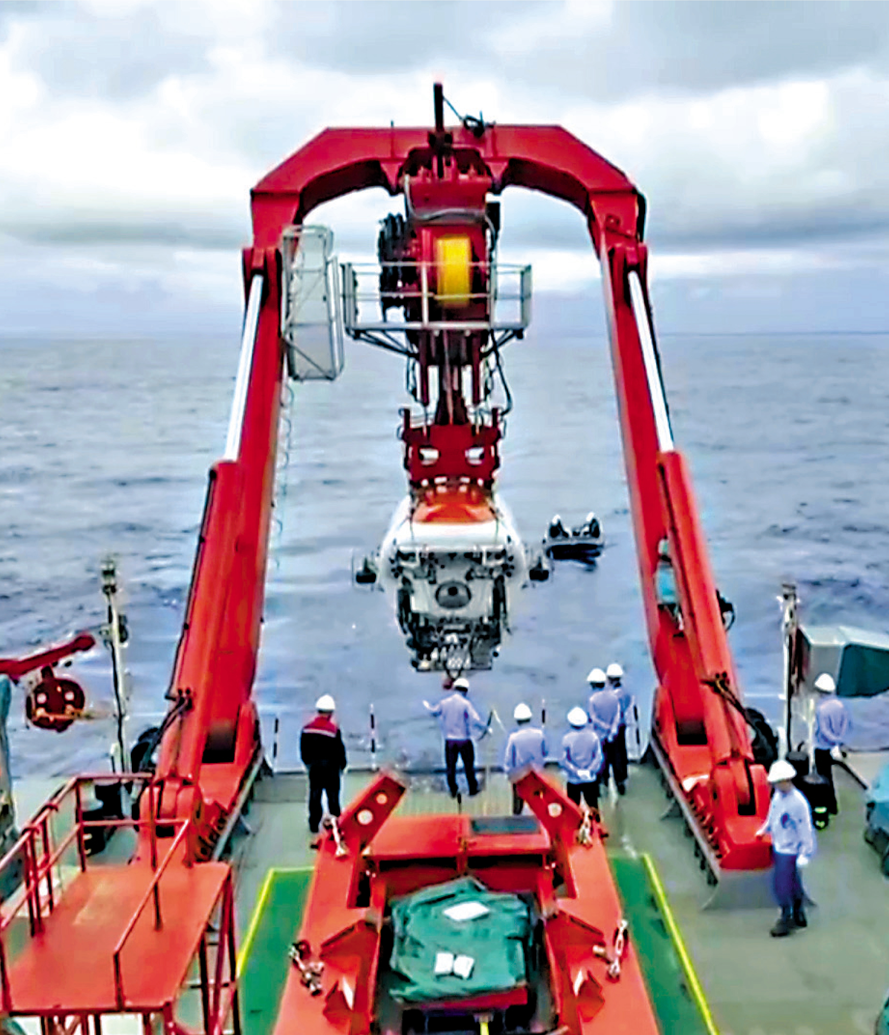 　　圖：「蛟龍」號載人潛水器18日在西太平洋進行了2026馬年第一潛。