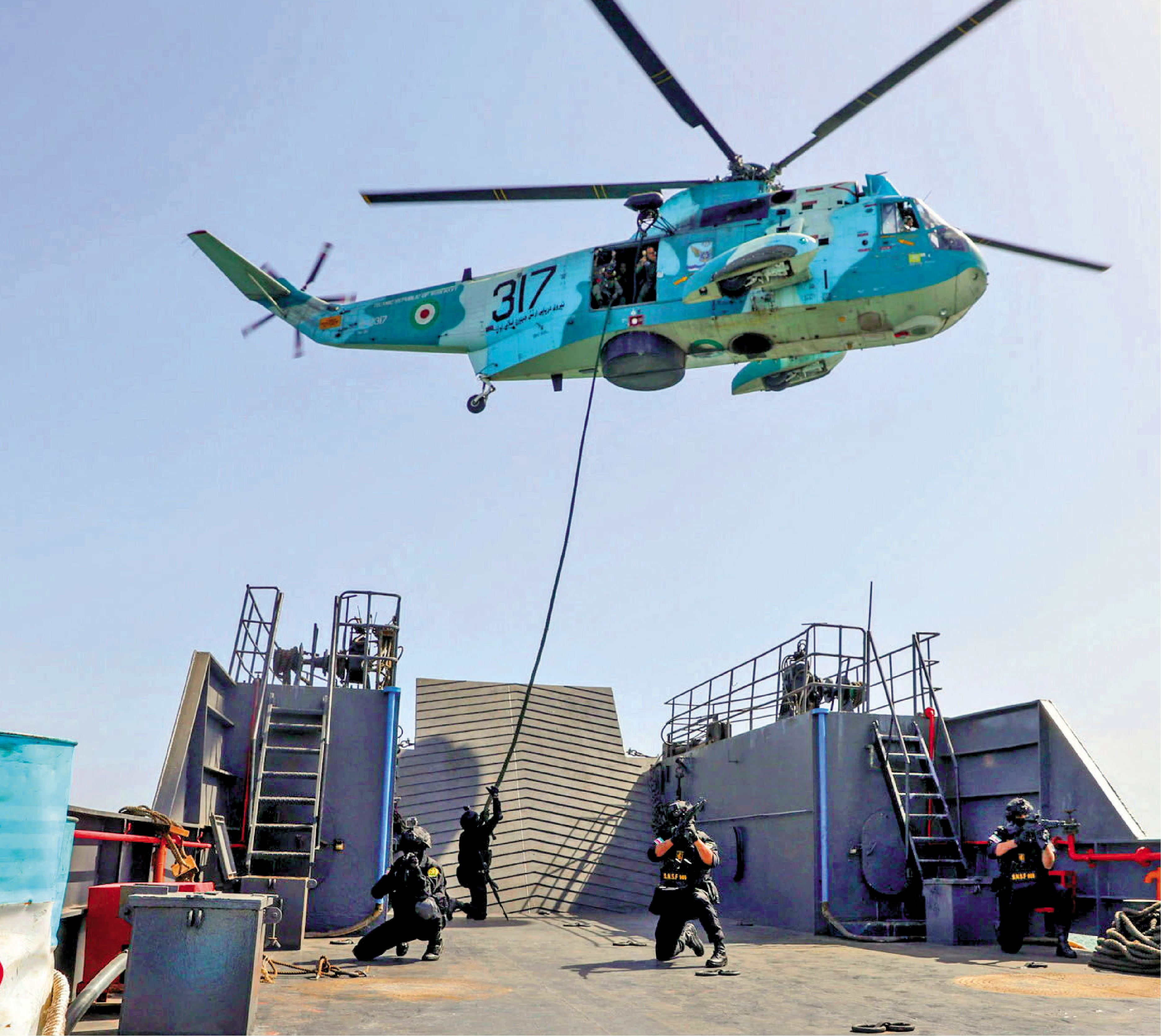 　　圖：伊朗軍隊成員19日在伊朗南部參與伊朗和俄羅斯聯合海軍演習。\路透社