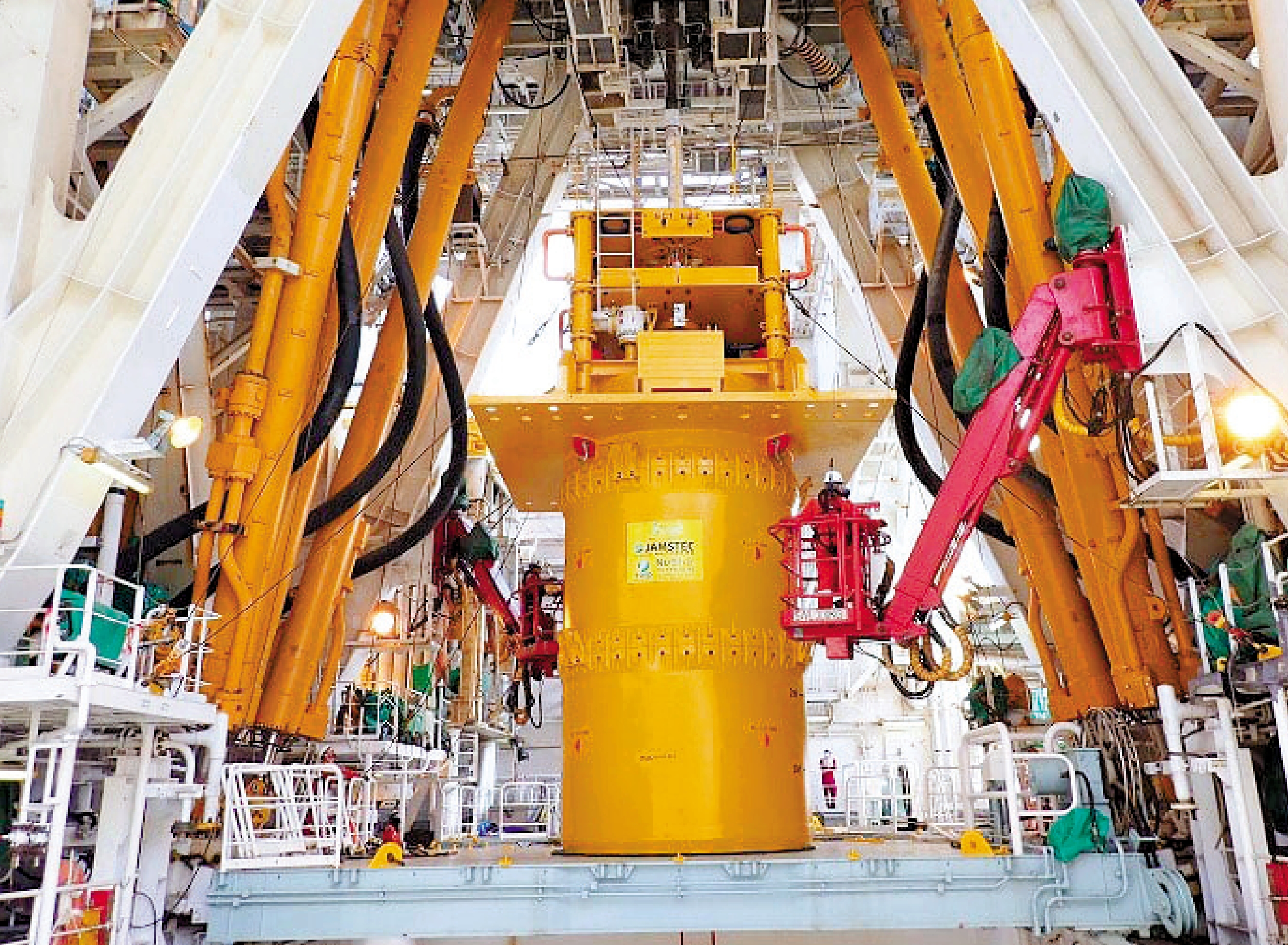 　　圖：日本多年來對深海採礦領域虎視眈眈。圖為「地球」號的採礦機。