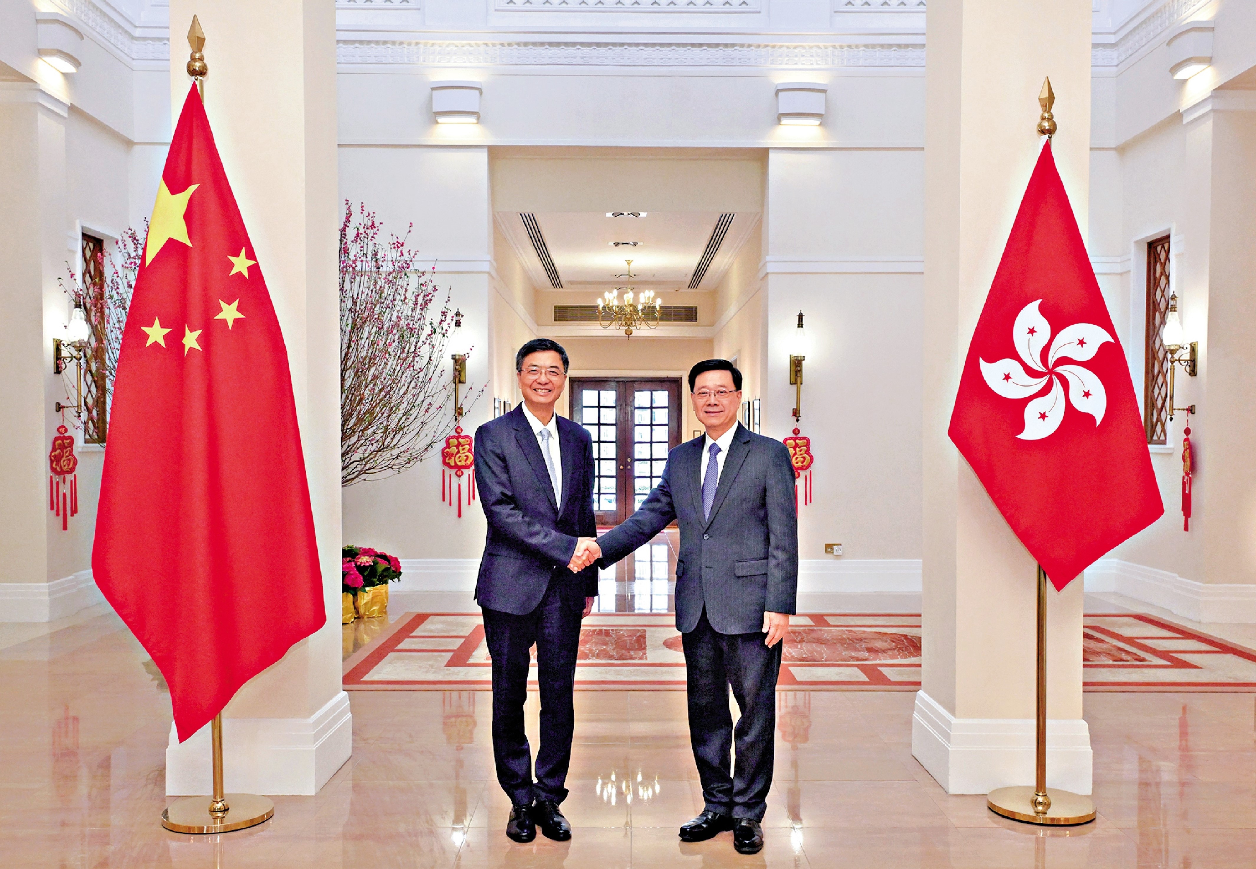 　　圖：李家超與廣西壯族自治區黨委書記陳剛會面，就深化港桂合作交流意見。