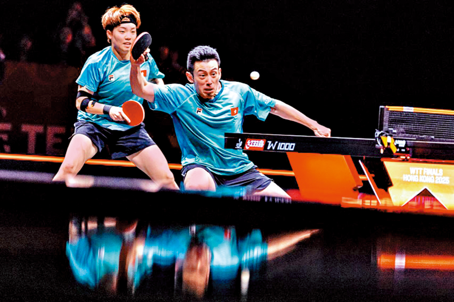 　　圖：「黃杜配」在新加坡大滿貫賽晉級混雙準決賽。\資料圖片