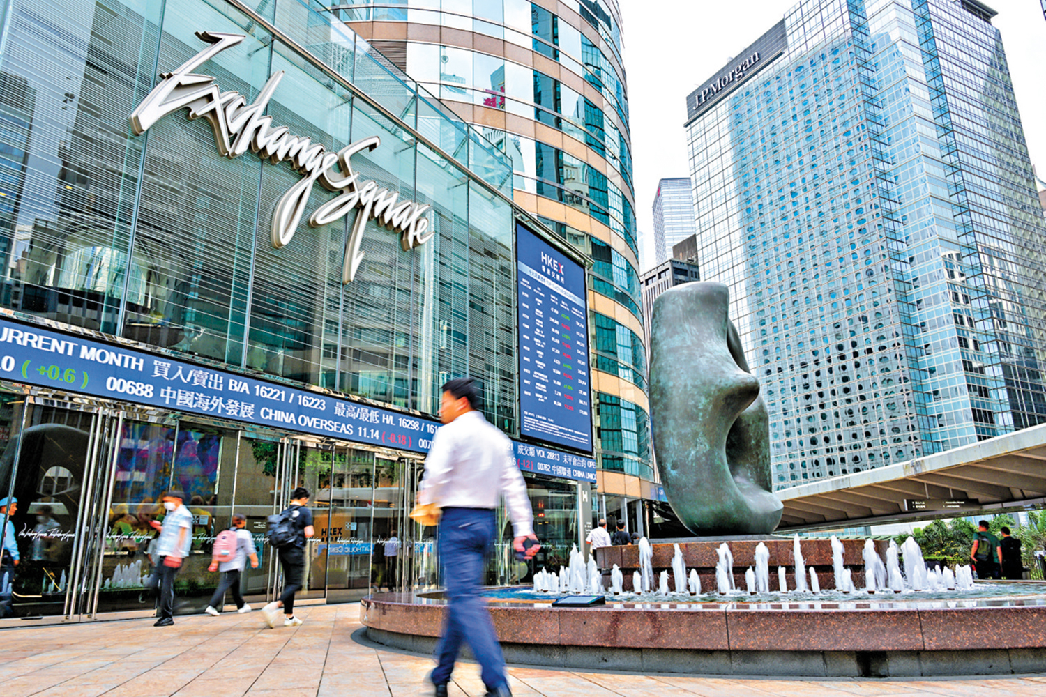 　　圖：唐英年建議國家可以鼓勵香港上市的中概股以雙幣方式掛牌，增加離岸人民幣股票的資產選擇。