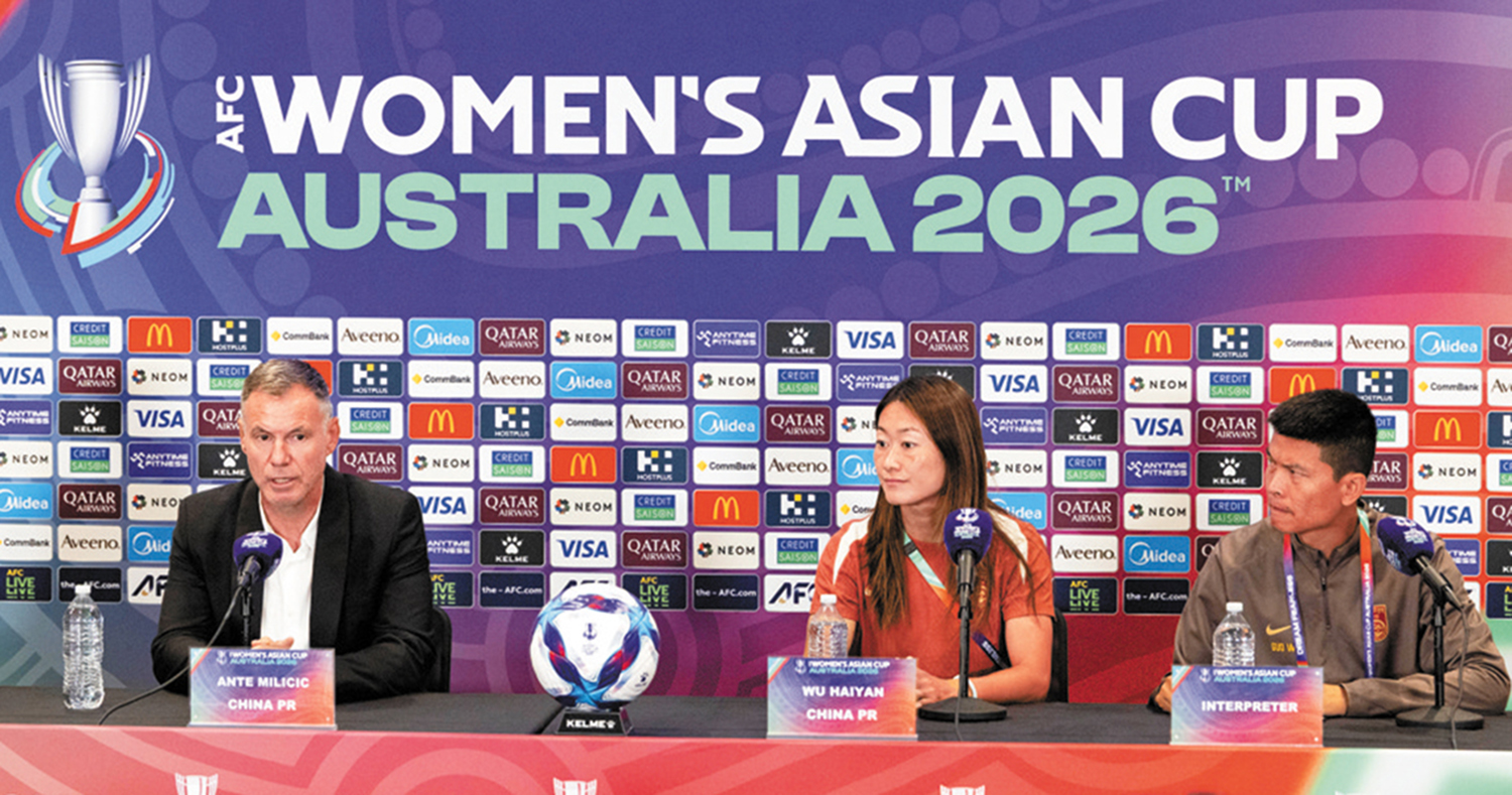 　　圖：米利西奇（左）和吳海燕（中）在新聞發布會上。\新華社