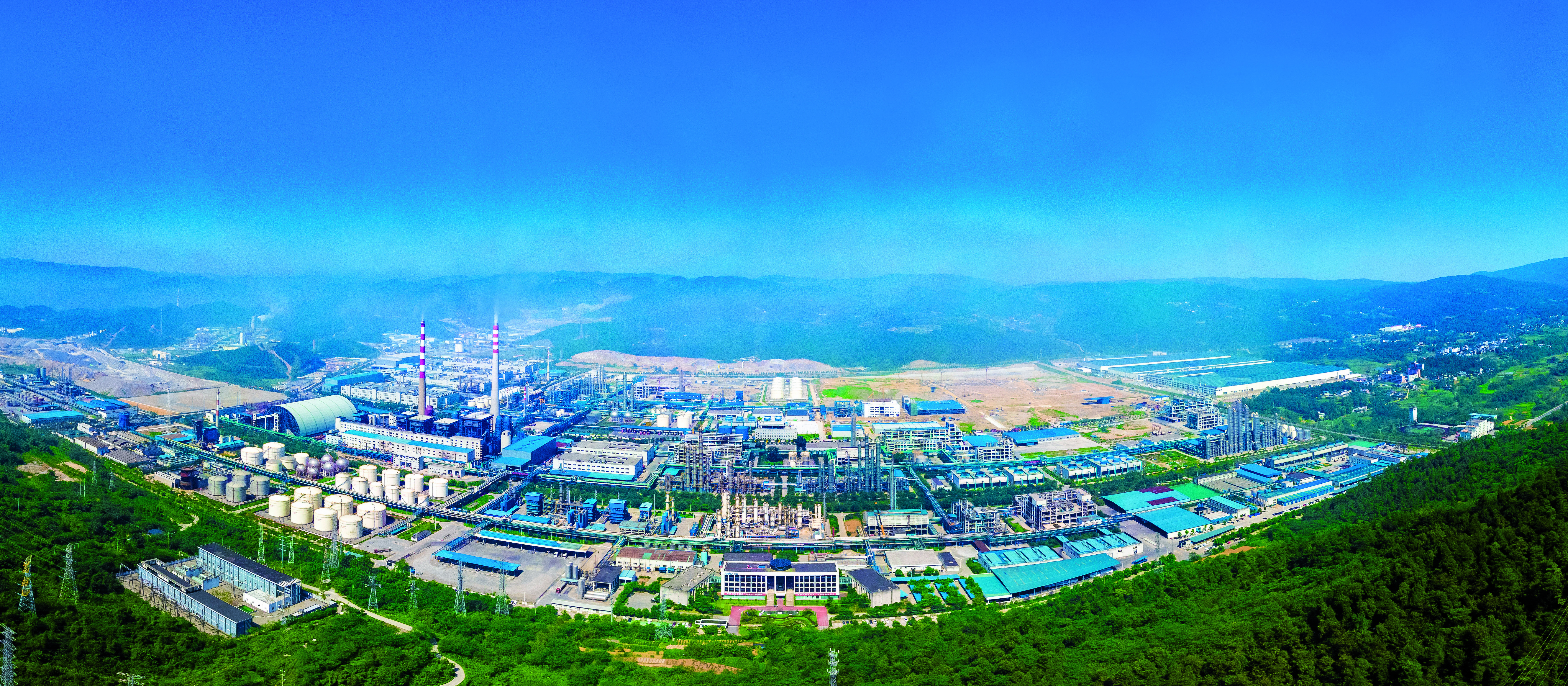 　　圖：重慶華峰全景。\何乾健攝