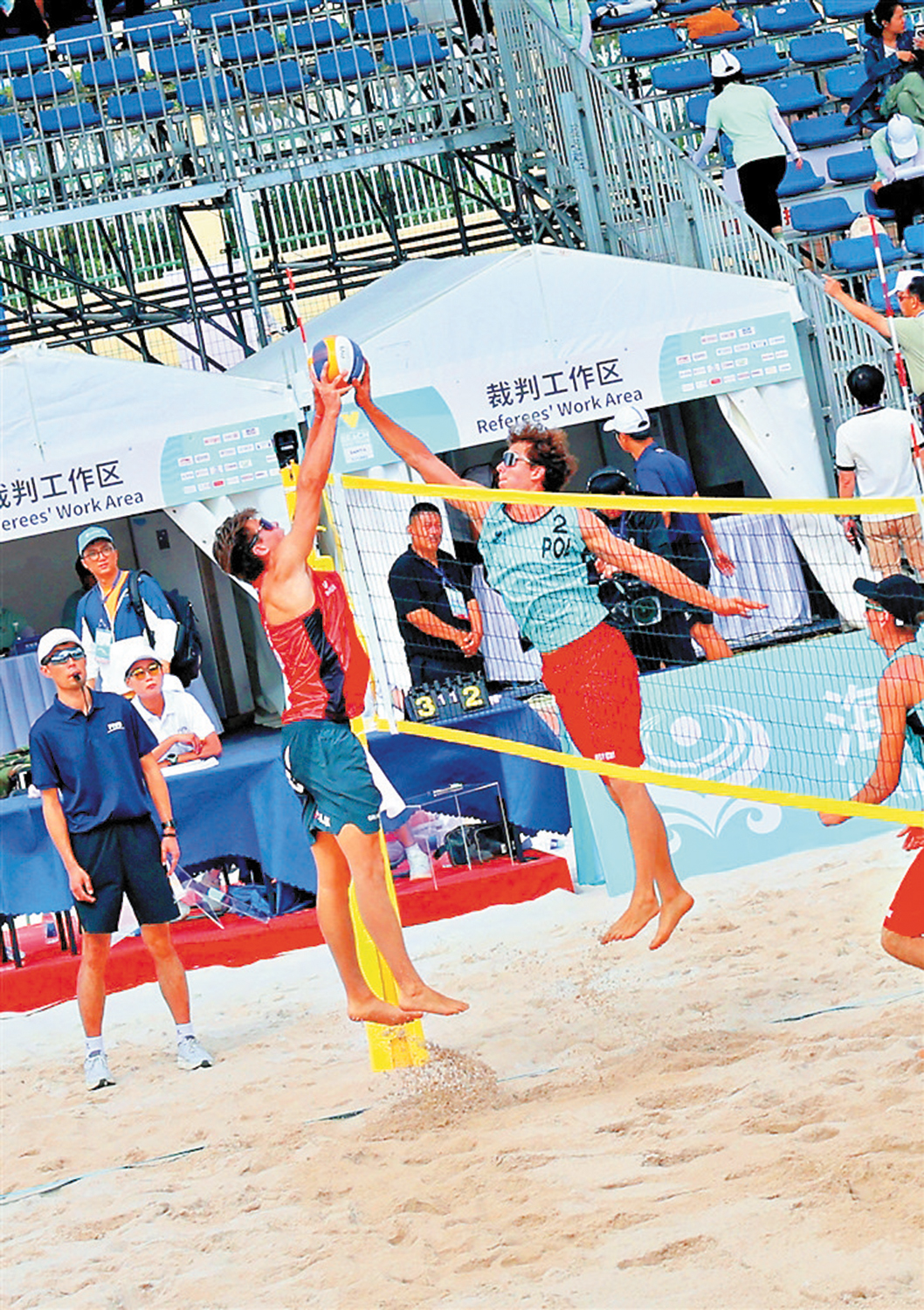 　　圖：沙灘排球測試賽在天涯海角場館群正式開賽。\網上圖片