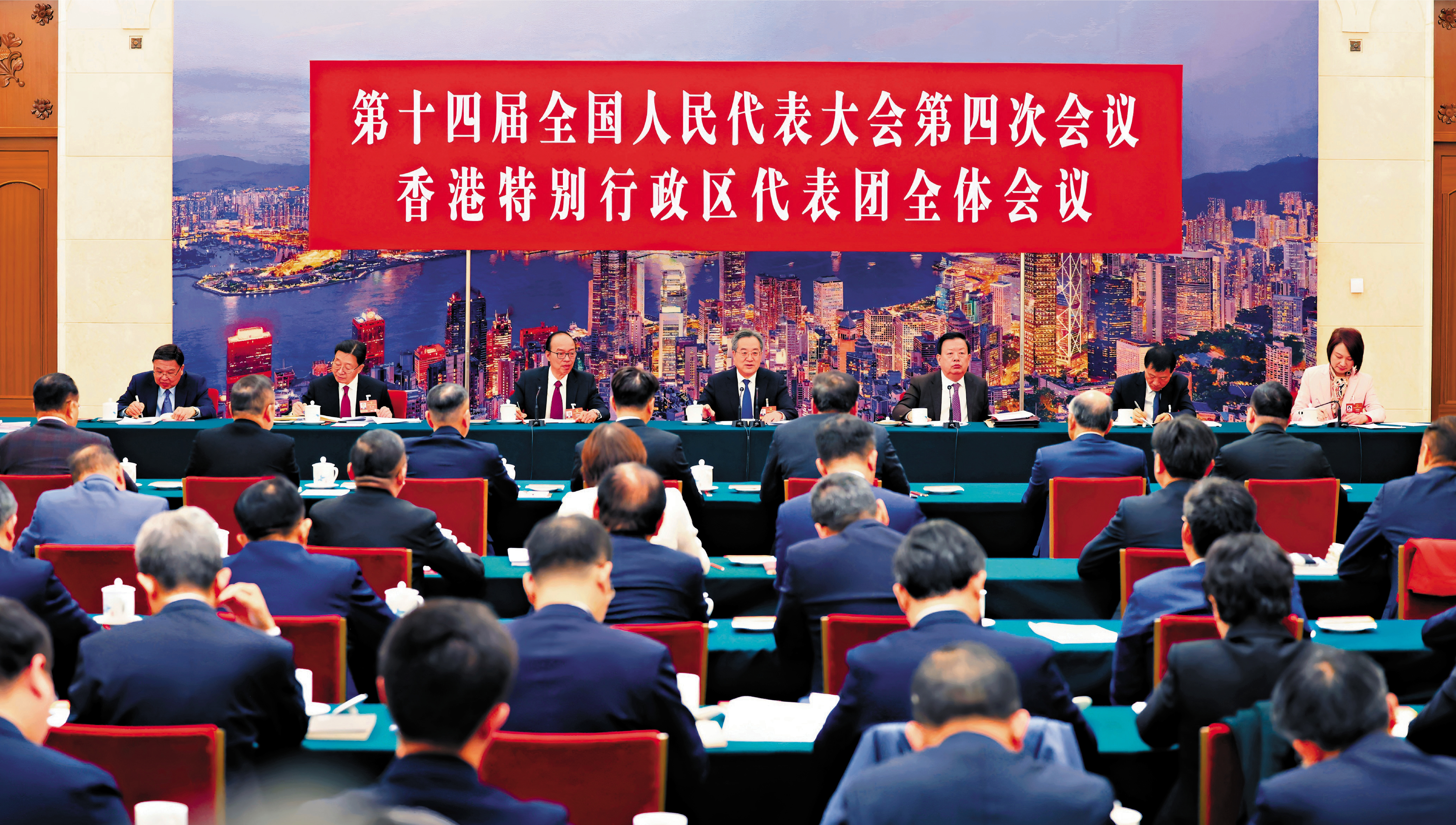 　　圖：3月7日上午，中共中央政治局常委、國務院副總理丁薛祥參加十四屆全國人大四次會議香港代表團審議。\新華社