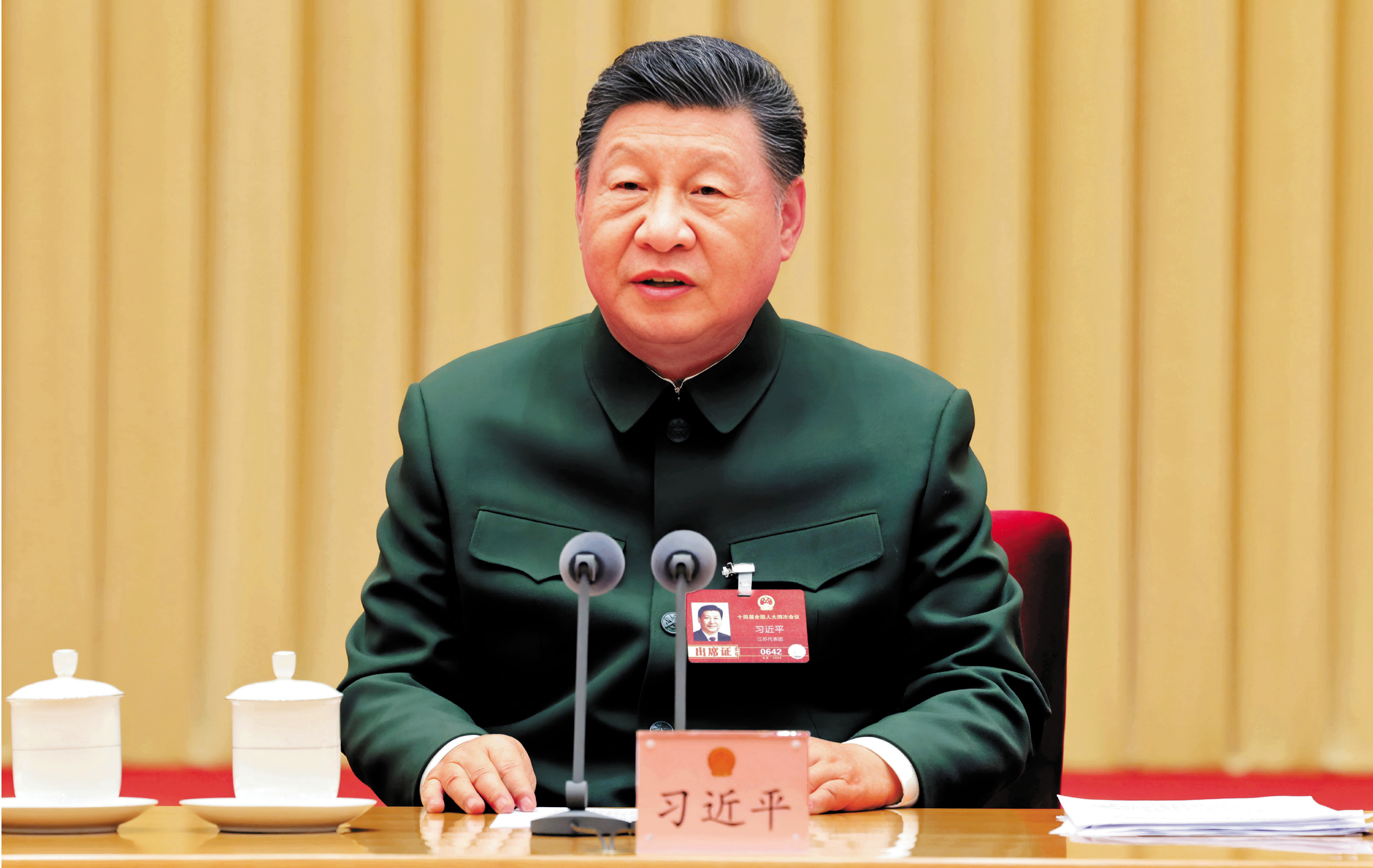 　　圖：3月7日下午，中共中央總書記、國家主席、中央軍委主席習近平出席十四屆全國人大四次會議解放軍和武警部隊代表團全體會議並發表重要講話。\新華社